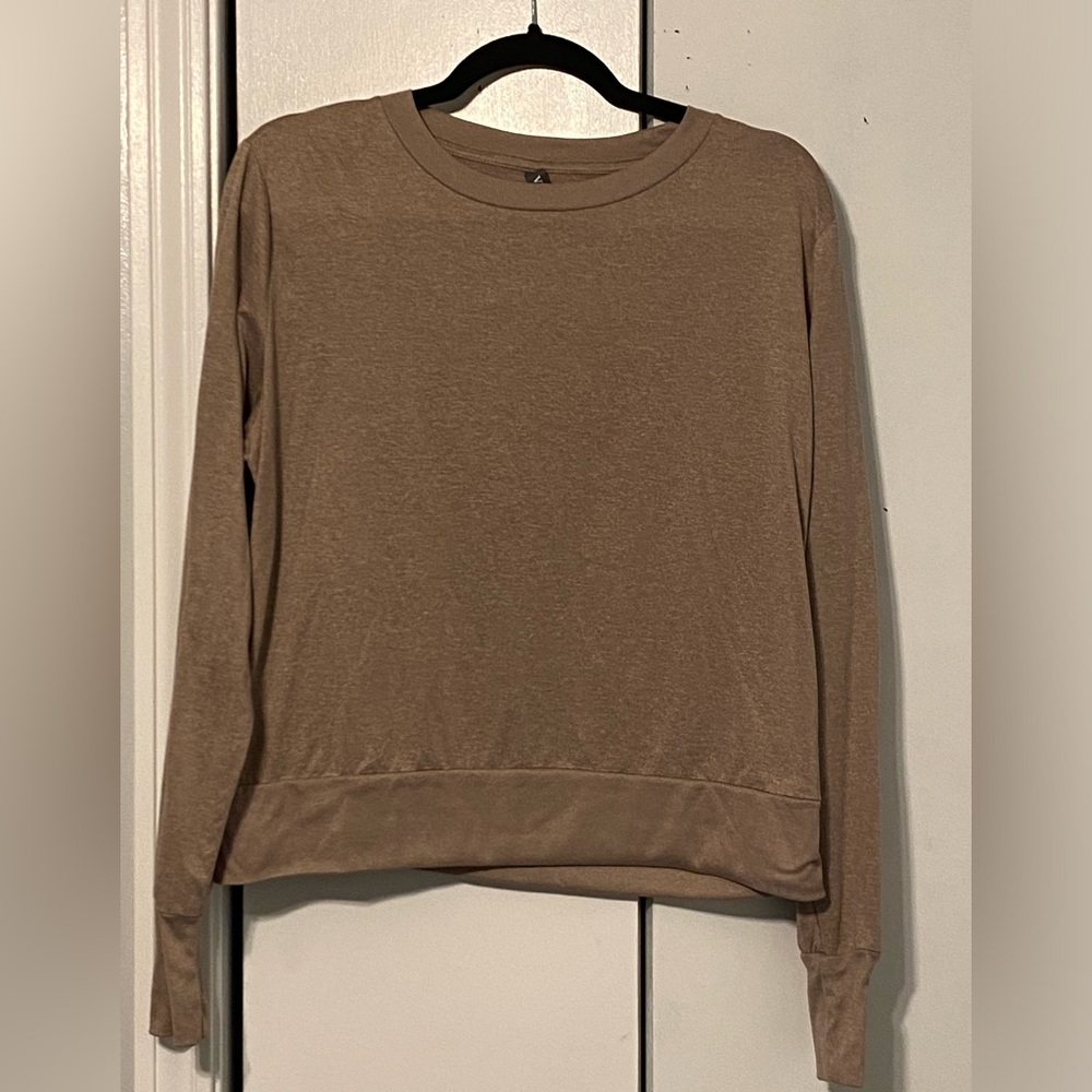 Vuori long sleeve shirt